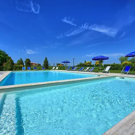 Sleeps 10