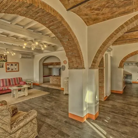 Sleeps 10